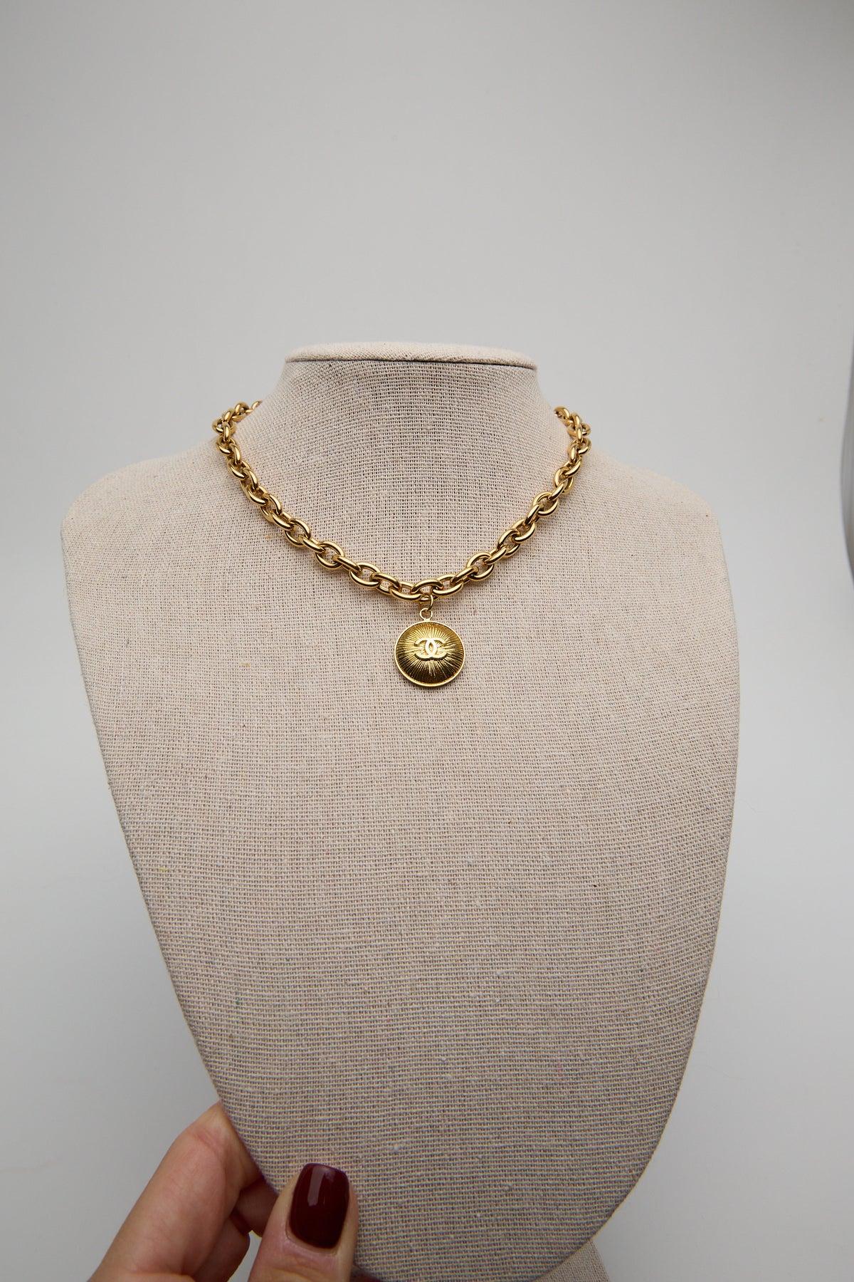 Collier choker victoire