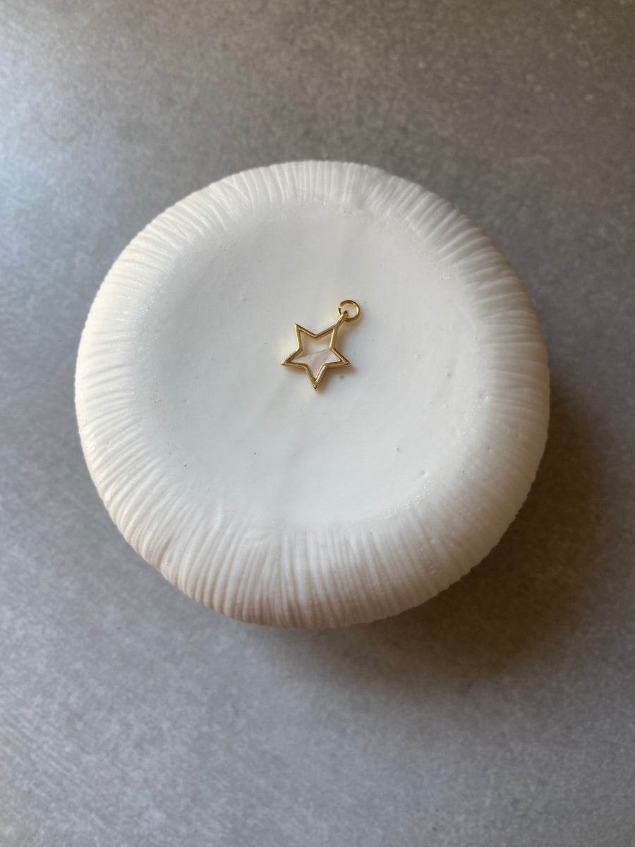 Charm / Pendentif étoile Argenté Avec Détail Mauve - 19x19mm, Neuf Sans Emballage